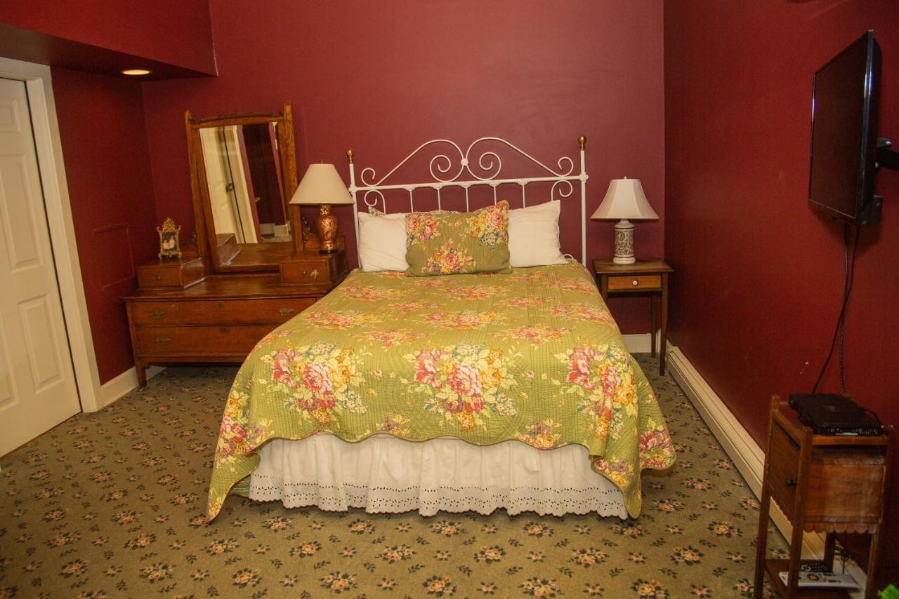 Sylvan Inn Bed & Breakfast Glen Arbor Extérieur photo
