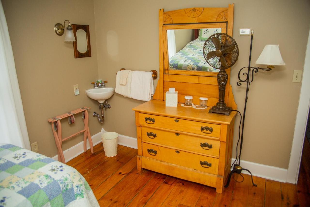 Sylvan Inn Bed & Breakfast Glen Arbor Extérieur photo