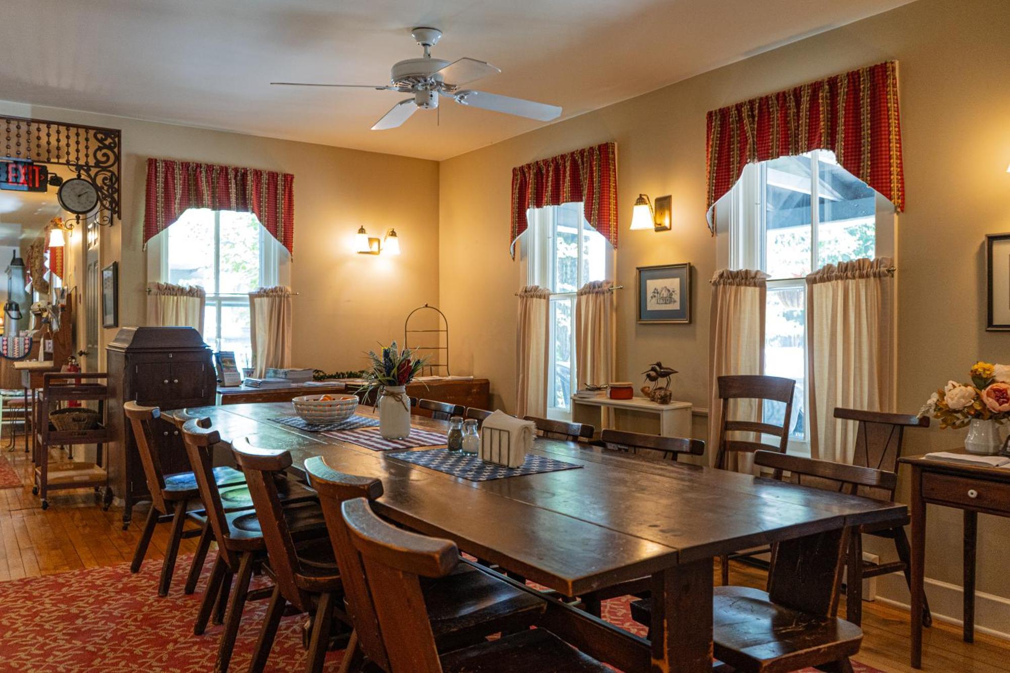 Sylvan Inn Bed & Breakfast Glen Arbor Extérieur photo